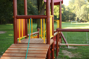 CROQUET Spielplätze aus Holz und Metall Hersteller Kletterseile Kletterwände Polen