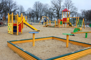 CROQUET Spielplätze aus Holz und Metall Hersteller Kletterseile Kletterwände Polen