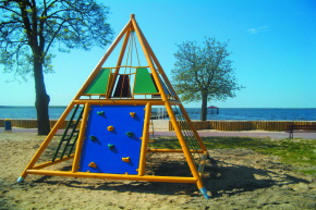 CROQUET Spielplätze aus Holz und Metall Hersteller Kletterseile Kletterwände Polen